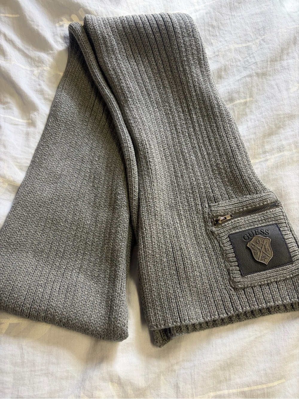 GUESS Gray Cotton Rib Knit Scarf with Logo Patch & Zipper Pocket O/S